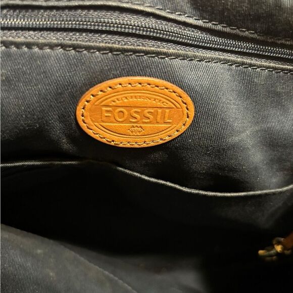 Fossil Navy and Tan Tote Bag - Picture 15 of 16